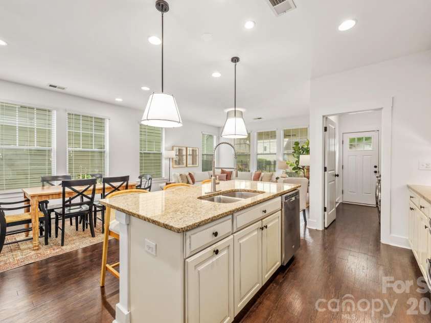 2318 Woodward Avenue, Charlotte, NC 28206.  MLS# CAR4371509, YatesRealty ID 21857. 
