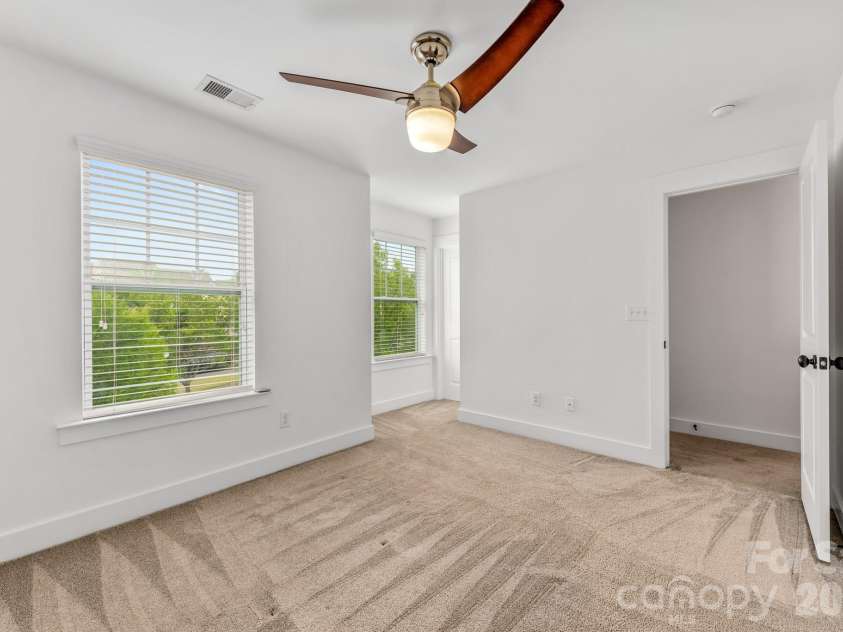 2318 Woodward Avenue, Charlotte, NC 28206.  MLS# CAR4371509, YatesRealty ID 21857. 