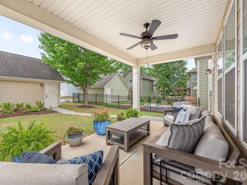2318 Woodward Avenue, Charlotte, NC 28206.  MLS# CAR4371509, YatesRealty ID 21857. 