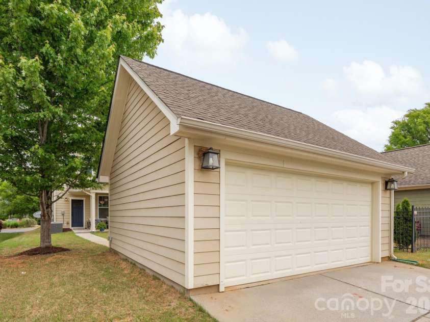 2318 Woodward Avenue, Charlotte, NC 28206.  MLS# CAR4371509, YatesRealty ID 21857. 