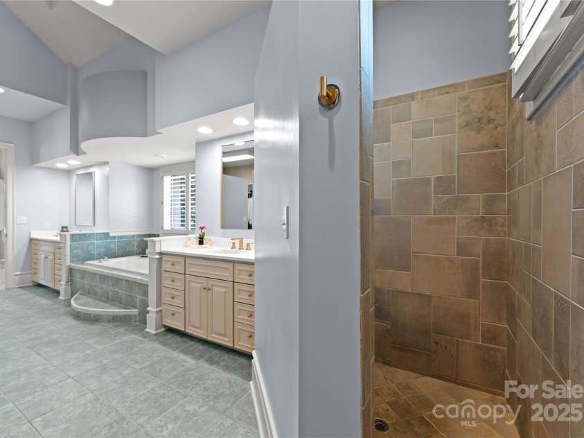 8813 Covey Rise Court, Charlotte, NC 28226.  MLS# CAR4264626, YatesRealty ID 21857. 