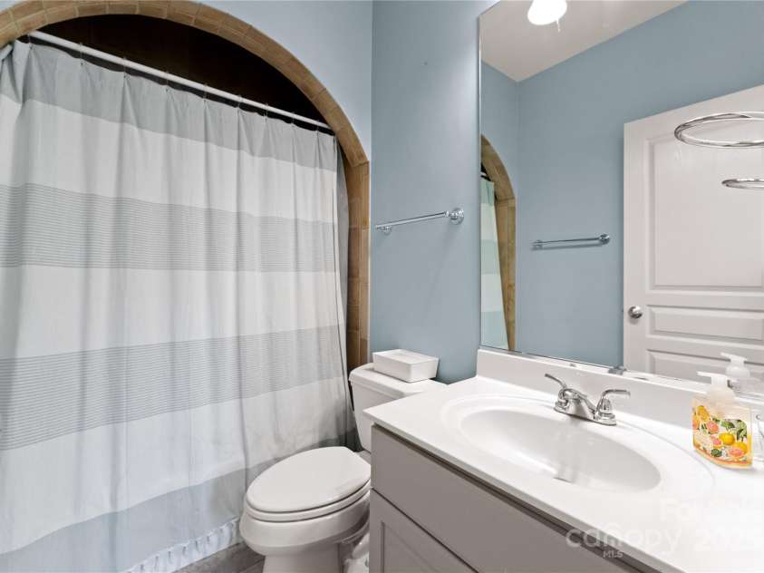 8813 Covey Rise Court, Charlotte, NC 28226.  MLS# CAR4264626, YatesRealty ID 21857. 