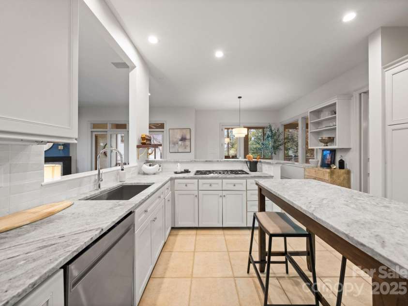 8813 Covey Rise Court, Charlotte, NC 28226.  MLS# CAR4264626, YatesRealty ID 21857. 