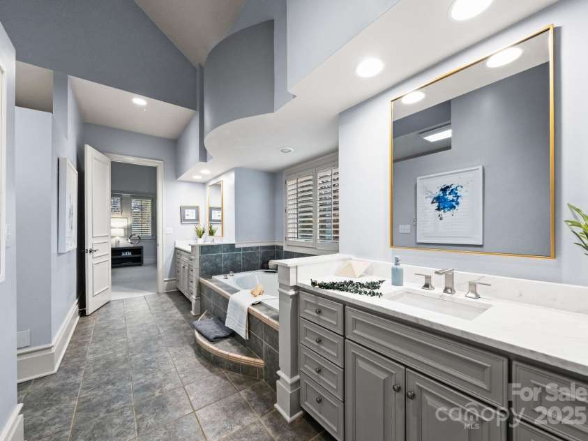 8813 Covey Rise Court, Charlotte, NC 28226.  MLS# CAR4264626, YatesRealty ID 21857. 