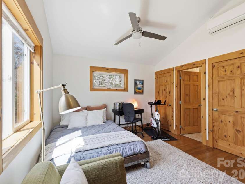 14 Sunny Hollow Lane, Fairview, NC 28730.  MLS# CAR4354531, YatesRealty ID 21859. 