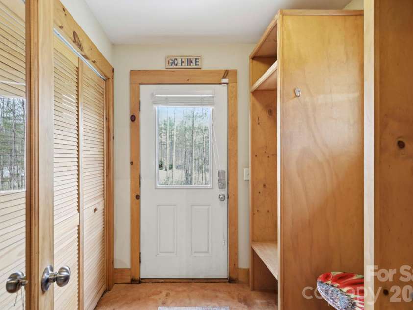 14 Sunny Hollow Lane, Fairview, NC 28730.  MLS# CAR4354531, YatesRealty ID 21859. 