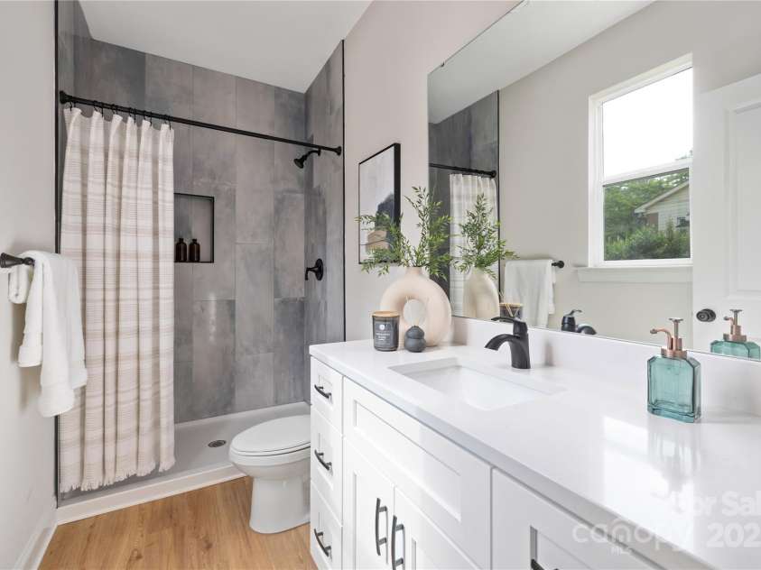 5404 Maplewood Lane, Charlotte, NC 28227.  MLS# CAR4225400, YatesRealty ID 21859. 