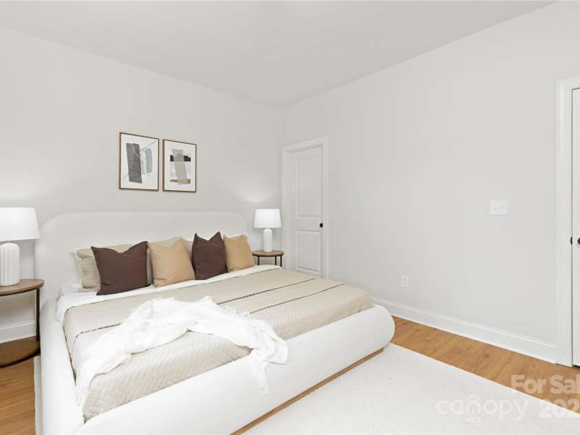 5404 Maplewood Lane, Charlotte, NC 28227.  MLS# CAR4225400, YatesRealty ID 21859. 