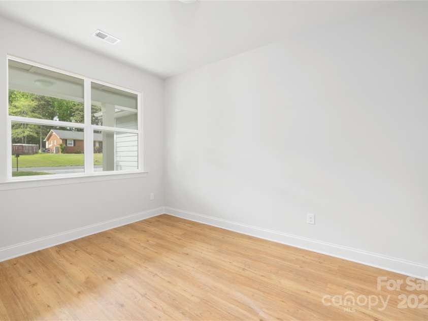 5404 Maplewood Lane, Charlotte, NC 28227.  MLS# CAR4225400, YatesRealty ID 21859. 