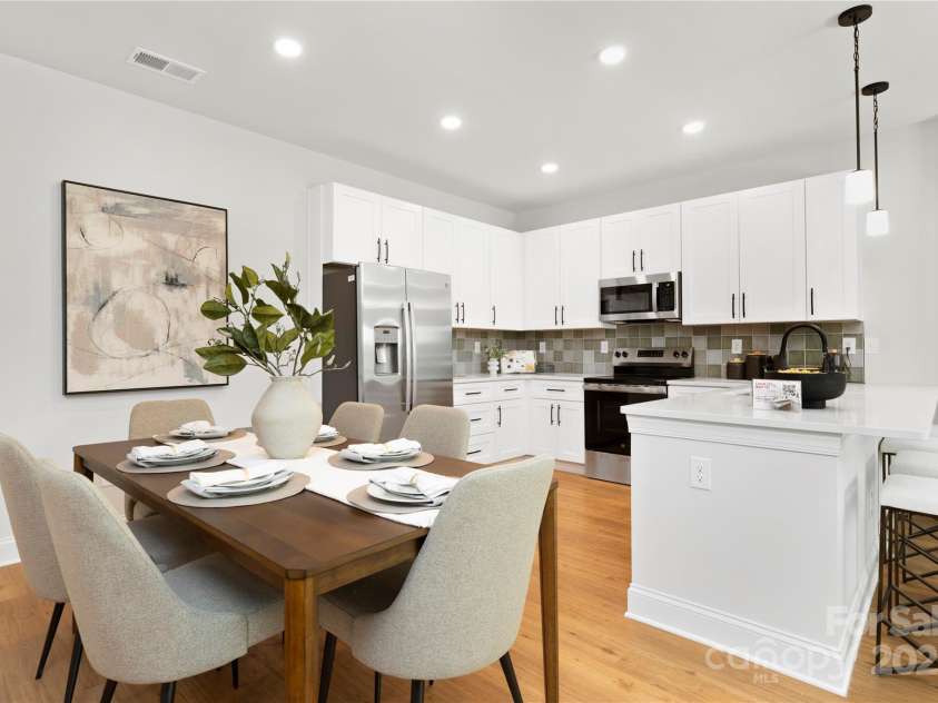 5404 Maplewood Lane, Charlotte, NC 28227.  MLS# CAR4225400, YatesRealty ID 21859. 