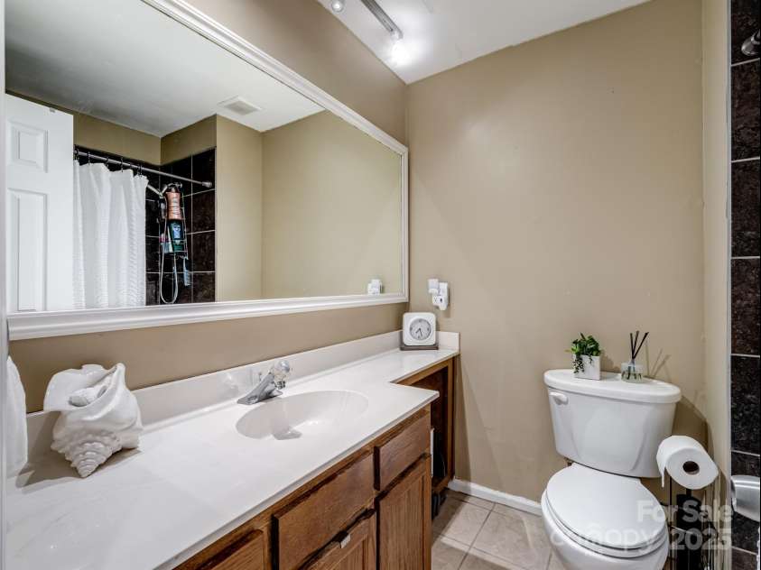 5215 Amity Springs Drive, Charlotte, NC 28212.  MLS# CAR4325111, YatesRealty ID 2186. 