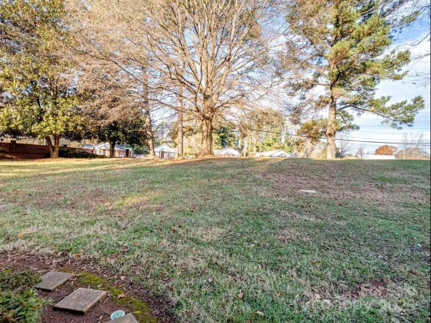 5215 Amity Springs Drive, Charlotte, NC 28212.  MLS# CAR4325111, YatesRealty ID 2186. 