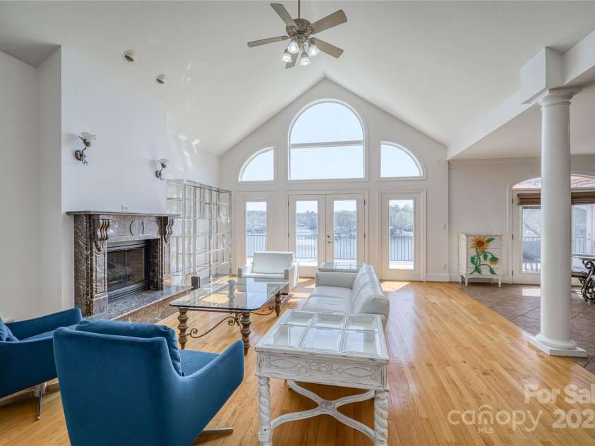 4164 54th Avenue, Hickory, NC 28601.  MLS# CAR4224752, YatesRealty ID 21860. 