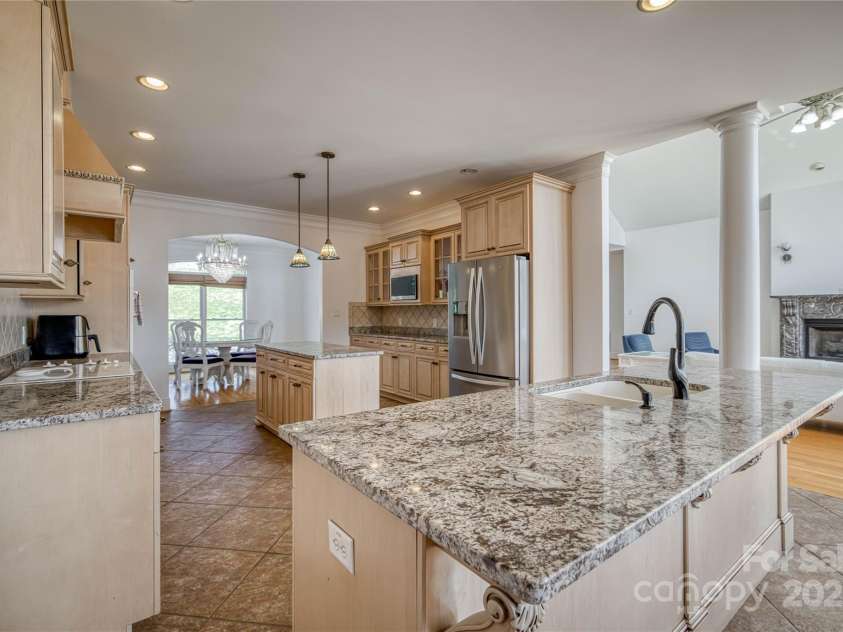 4164 54th Avenue, Hickory, NC 28601.  MLS# CAR4224752, YatesRealty ID 21860. 