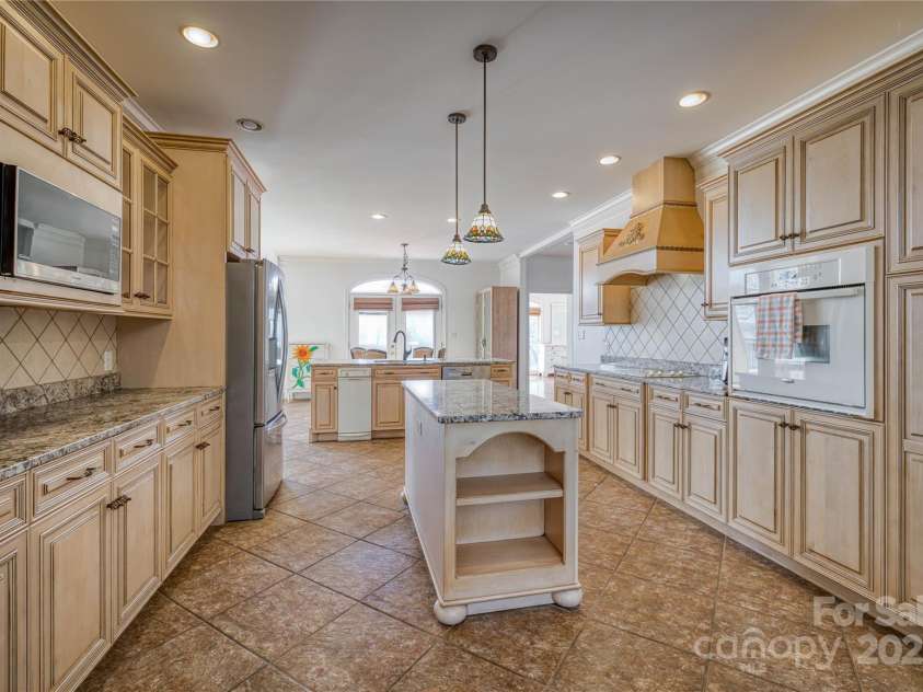 4164 54th Avenue, Hickory, NC 28601.  MLS# CAR4224752, YatesRealty ID 21860. 