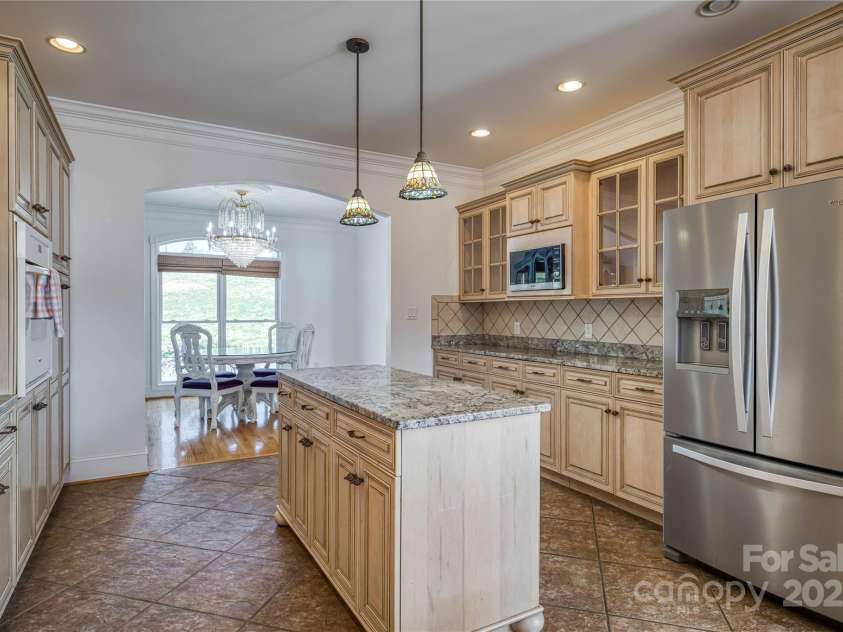 4164 54th Avenue, Hickory, NC 28601.  MLS# CAR4224752, YatesRealty ID 21860. 