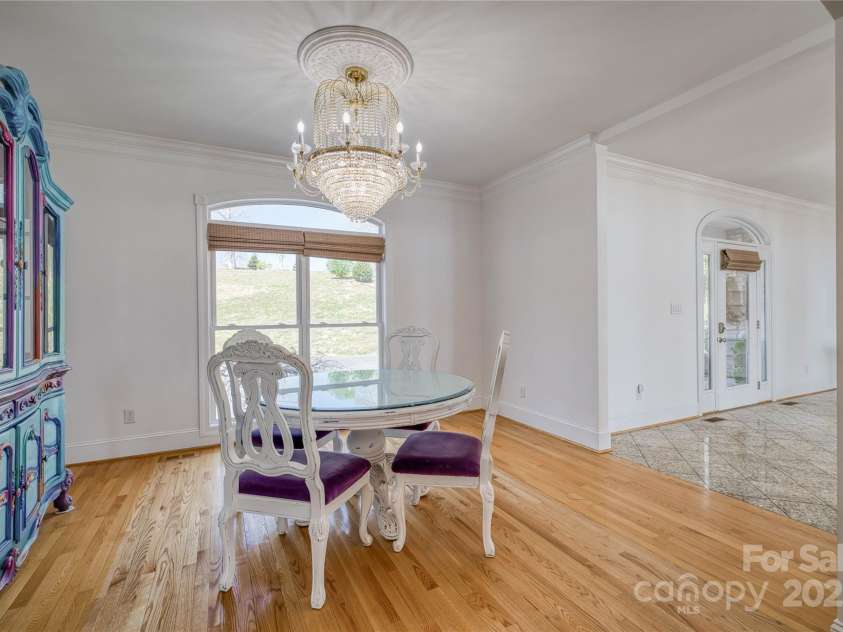 4164 54th Avenue, Hickory, NC 28601.  MLS# CAR4224752, YatesRealty ID 21860. 