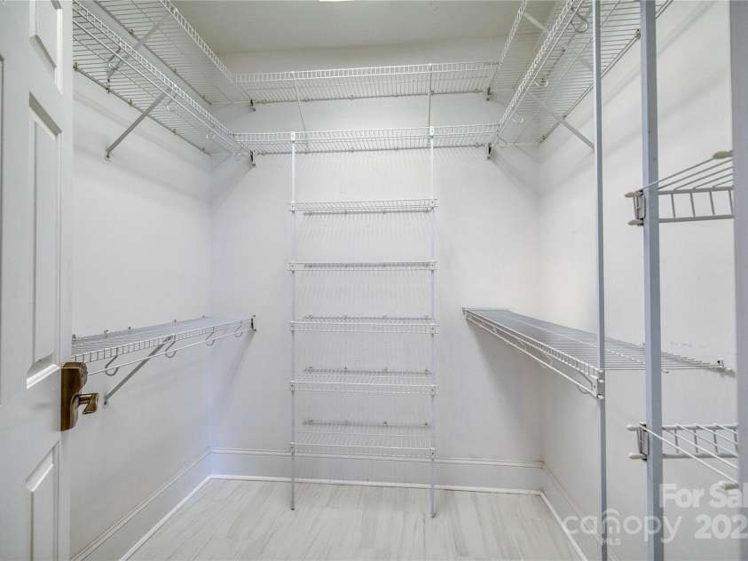 4164 54th Avenue, Hickory, NC 28601.  MLS# CAR4224752, YatesRealty ID 21860. 