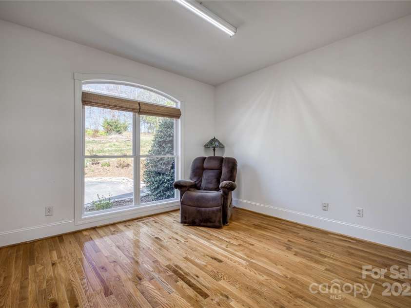 4164 54th Avenue, Hickory, NC 28601.  MLS# CAR4224752, YatesRealty ID 21860. 