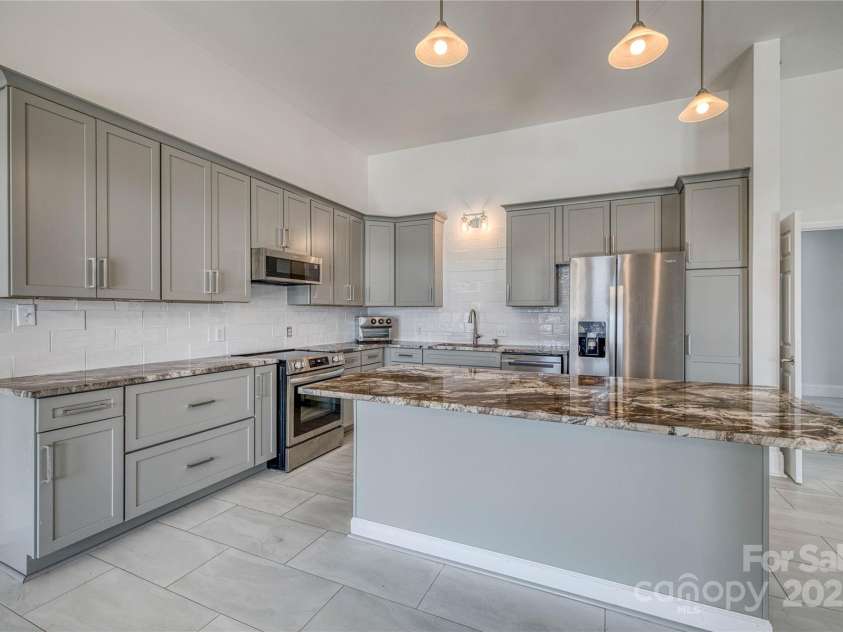 4164 54th Avenue, Hickory, NC 28601.  MLS# CAR4224752, YatesRealty ID 21860. 