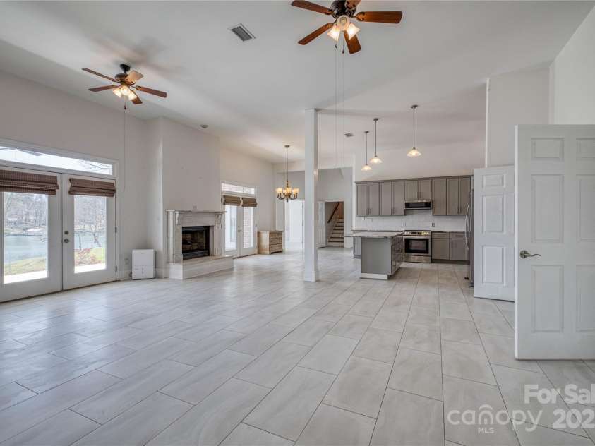 4164 54th Avenue, Hickory, NC 28601.  MLS# CAR4224752, YatesRealty ID 21860. 