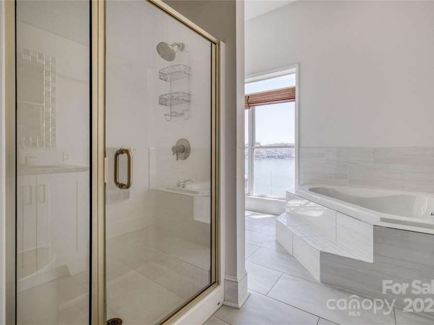 4164 54th Avenue, Hickory, NC 28601.  MLS# CAR4224752, YatesRealty ID 21860. 