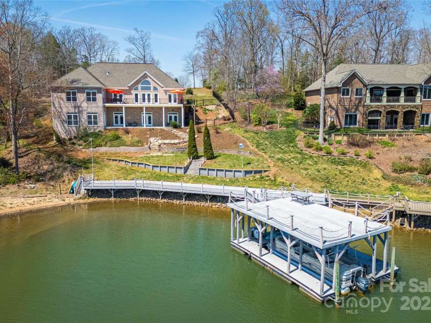 4164 54th Avenue, Hickory, NC 28601.  MLS# CAR4224752, YatesRealty ID 21860. 