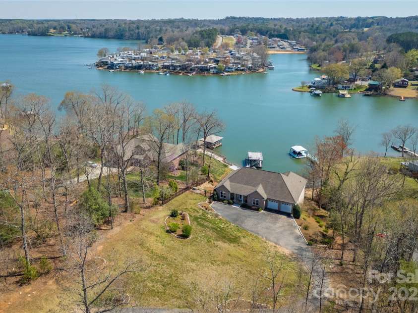 4164 54th Avenue, Hickory, NC 28601.  MLS# CAR4224752, YatesRealty ID 21860. 