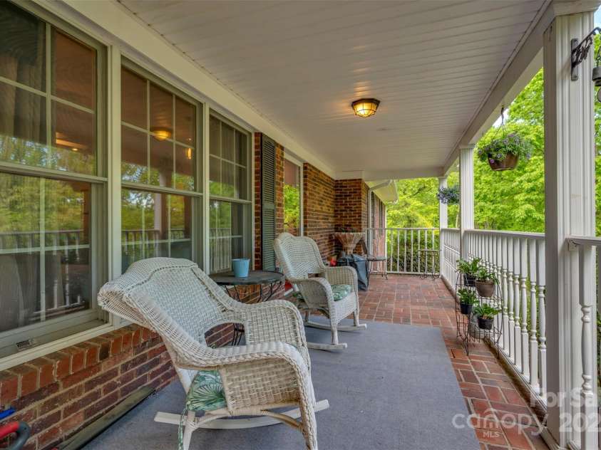 167 Lanier Drive, Landrum, SC 29356.  MLS# CAR4250453, YatesRealty ID 21861. 