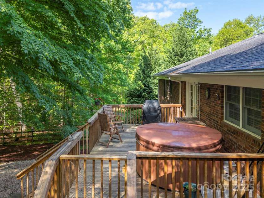 167 Lanier Drive, Landrum, SC 29356.  MLS# CAR4250453, YatesRealty ID 21861. 