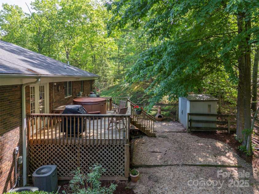 167 Lanier Drive, Landrum, SC 29356.  MLS# CAR4250453, YatesRealty ID 21861. 