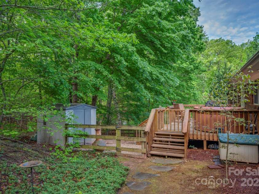 167 Lanier Drive, Landrum, SC 29356.  MLS# CAR4250453, YatesRealty ID 21861. 