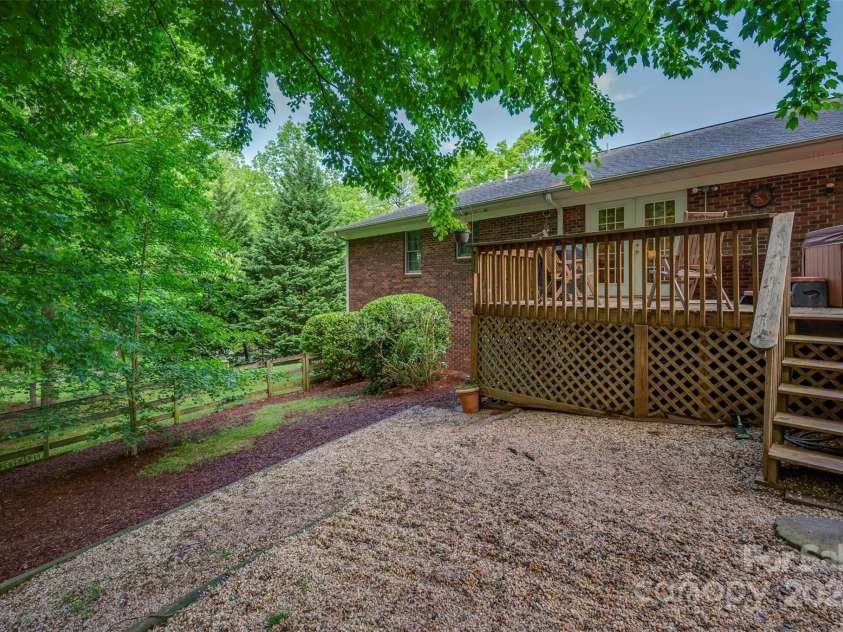 167 Lanier Drive, Landrum, SC 29356.  MLS# CAR4250453, YatesRealty ID 21861. 