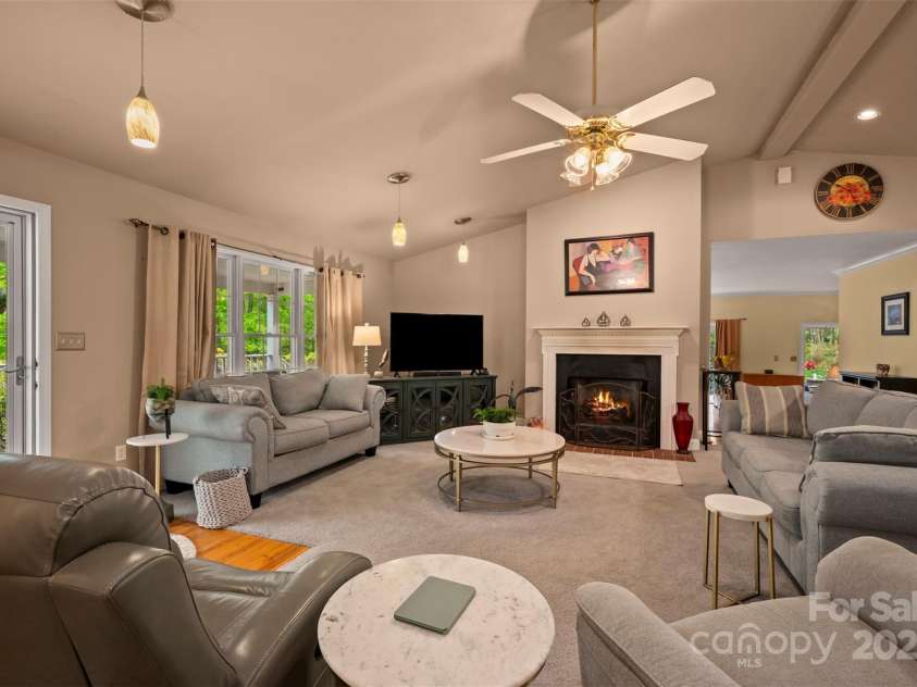 167 Lanier Drive, Landrum, SC 29356.  MLS# CAR4250453, YatesRealty ID 21861. 