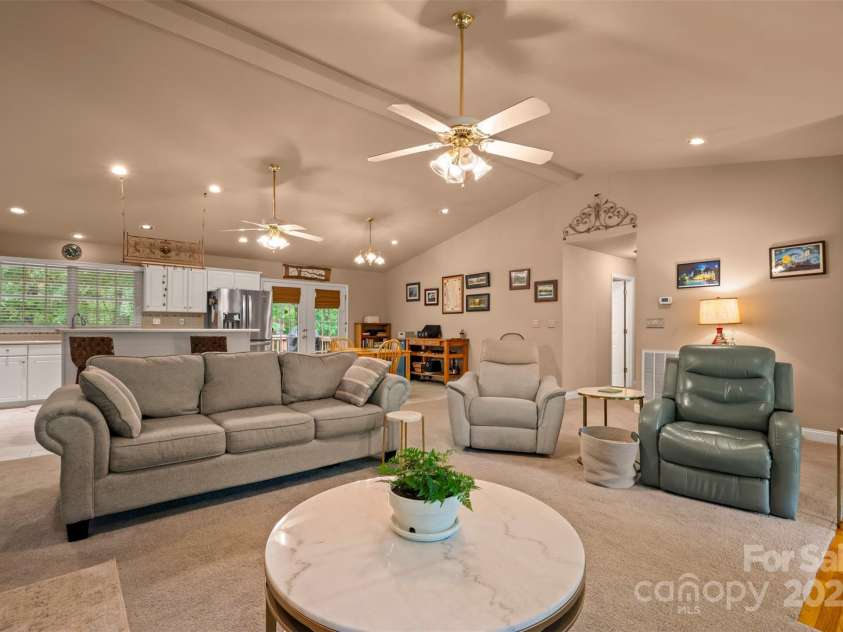 167 Lanier Drive, Landrum, SC 29356.  MLS# CAR4250453, YatesRealty ID 21861. 