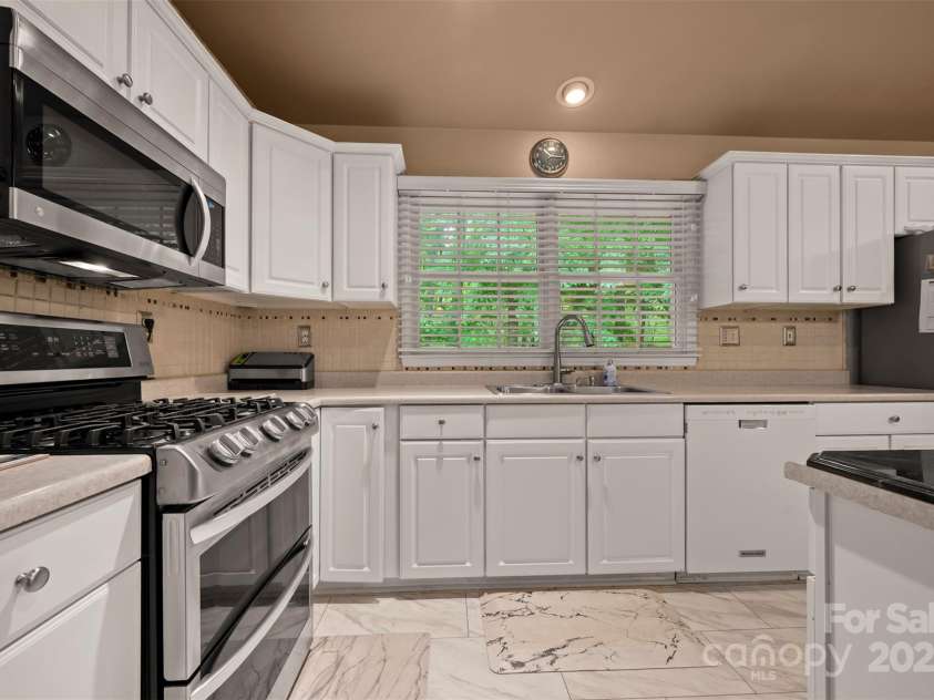 167 Lanier Drive, Landrum, SC 29356.  MLS# CAR4250453, YatesRealty ID 21861. 