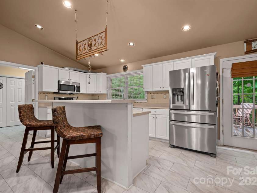 167 Lanier Drive, Landrum, SC 29356.  MLS# CAR4250453, YatesRealty ID 21861. 