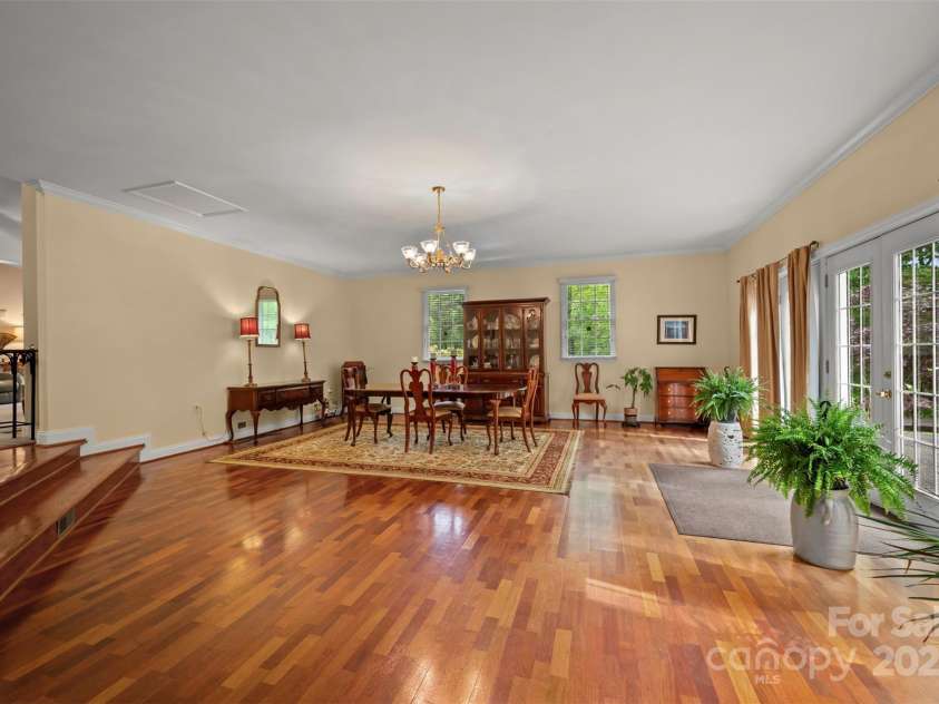 167 Lanier Drive, Landrum, SC 29356.  MLS# CAR4250453, YatesRealty ID 21861. 