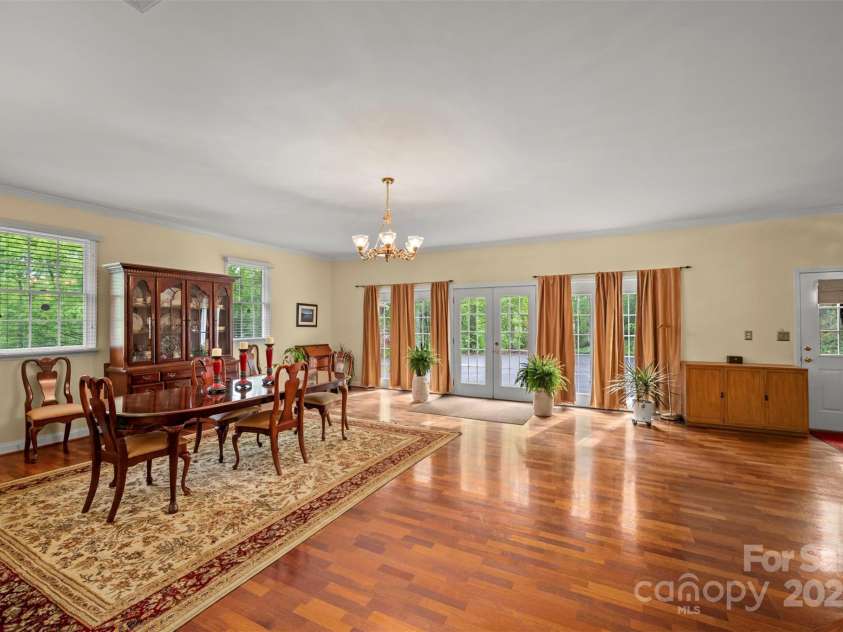 167 Lanier Drive, Landrum, SC 29356.  MLS# CAR4250453, YatesRealty ID 21861. 