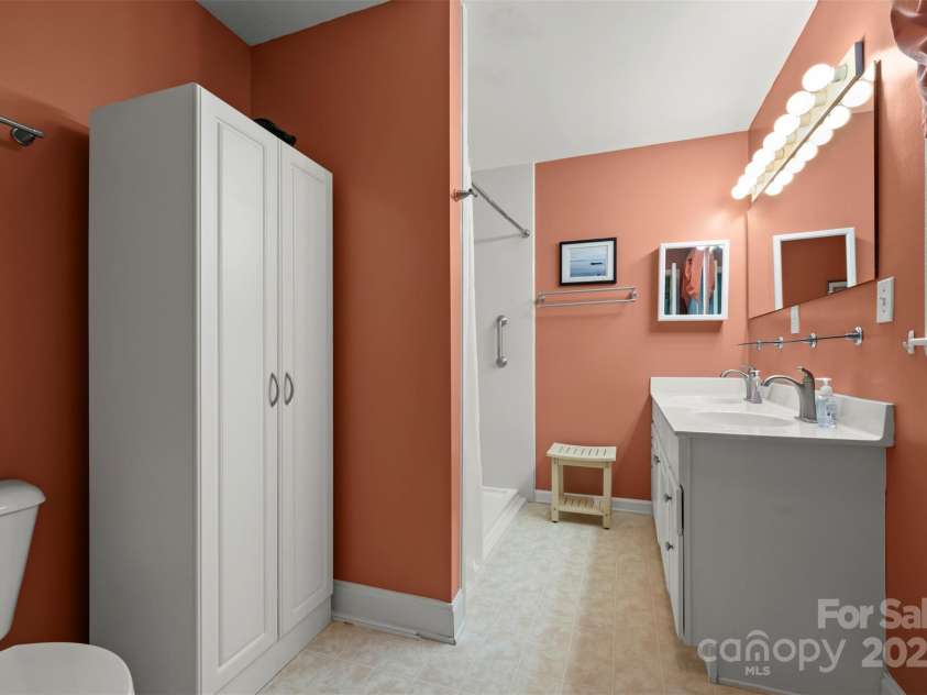 167 Lanier Drive, Landrum, SC 29356.  MLS# CAR4250453, YatesRealty ID 21861. 