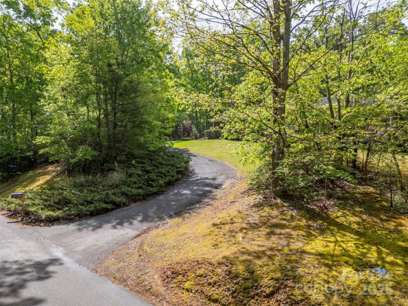 167 Lanier Drive, Landrum, SC 29356.  MLS# CAR4250453, YatesRealty ID 21861. 