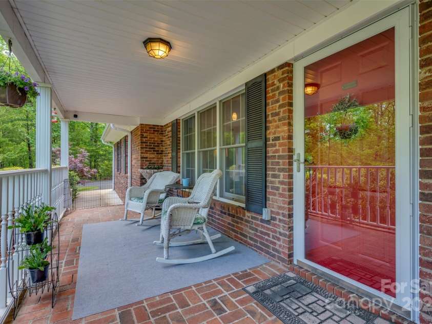 167 Lanier Drive, Landrum, SC 29356.  MLS# CAR4250453, YatesRealty ID 21861. 