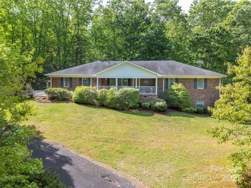 167 Lanier Drive, Landrum, SC 29356.  MLS# CAR4250453, YatesRealty ID 21861. 