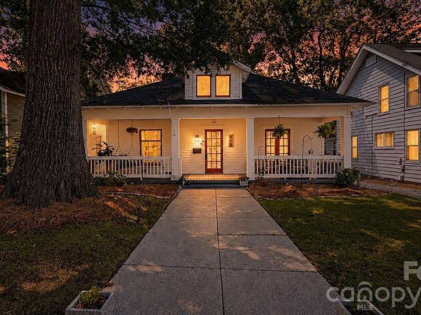 413 5th Avenue, Gastonia, NC 28052.  MLS# CAR4381956, YatesRealty ID 21861. 