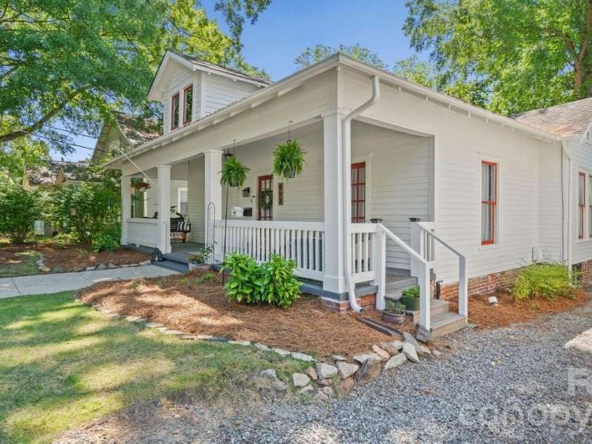 413 5th Avenue, Gastonia, NC 28052.  MLS# CAR4381956, YatesRealty ID 21861. 