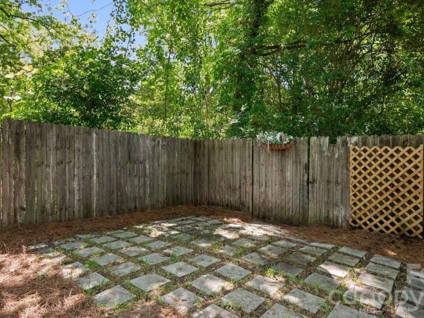 413 5th Avenue, Gastonia, NC 28052.  MLS# CAR4381956, YatesRealty ID 21861. 