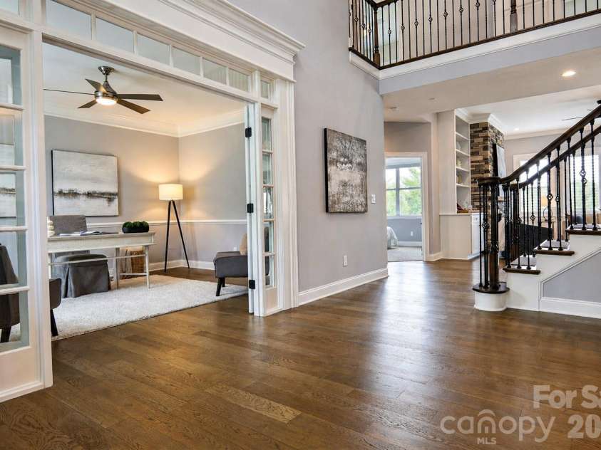 966 Chippenham Avenue, Lancaster, SC 29720.  MLS# CAR4358291, YatesRealty ID 21862. Entry foyer