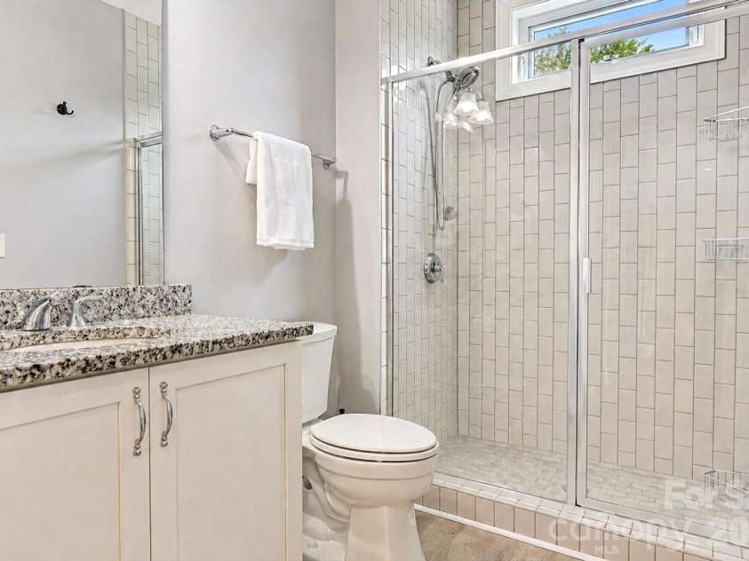 966 Chippenham Avenue, Lancaster, SC 29720.  MLS# CAR4358291, YatesRealty ID 21862. Full Bathroom on 1st floor