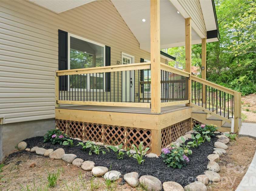 22 Ilyas Way, Waynesville, NC 28786.  MLS# CAR4377592, YatesRealty ID 21863. 