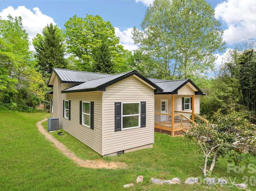 22 Ilyas Way, Waynesville, NC 28786.  MLS# CAR4377592, YatesRealty ID 21863. 
